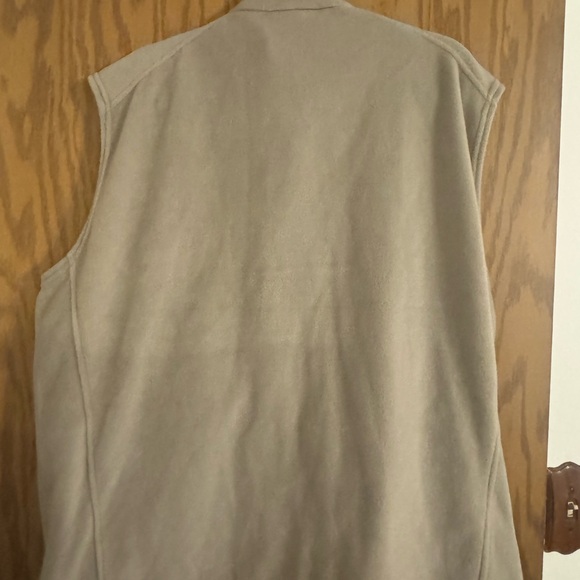 Columbia Sportswear Company Steens Mountain Vest Size XL Color Tan/Beige. - Picture 8 of 9